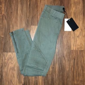 NWT Beulah olive moto jeggings